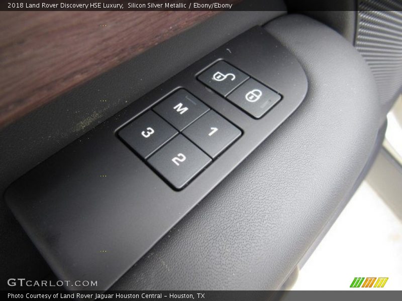 Silicon Silver Metallic / Ebony/Ebony 2018 Land Rover Discovery HSE Luxury