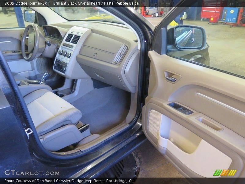 Brilliant Black Crystal Pearl / Pastel Pebble Beige 2009 Dodge Journey SXT