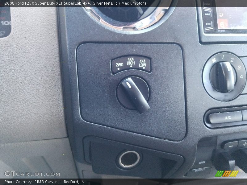 Silver Metallic / Medium Stone 2008 Ford F250 Super Duty XLT SuperCab 4x4