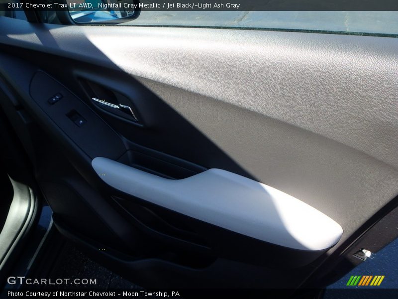 Nightfall Gray Metallic / Jet Black/­Light Ash Gray 2017 Chevrolet Trax LT AWD