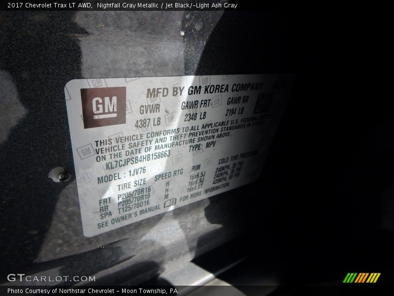 Nightfall Gray Metallic / Jet Black/­Light Ash Gray 2017 Chevrolet Trax LT AWD