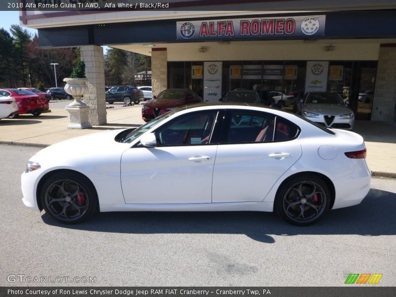 Alfa White / Black/Red 2018 Alfa Romeo Giulia Ti AWD