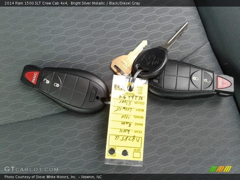 Bright Silver Metallic / Black/Diesel Gray 2014 Ram 1500 SLT Crew Cab 4x4