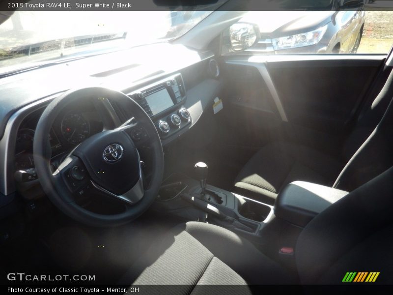 Super White / Black 2018 Toyota RAV4 LE