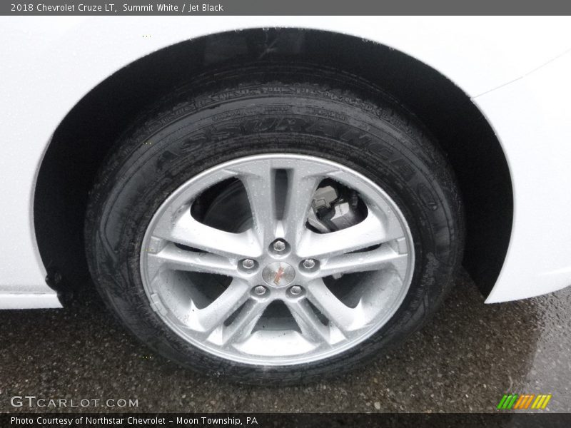 Summit White / Jet Black 2018 Chevrolet Cruze LT