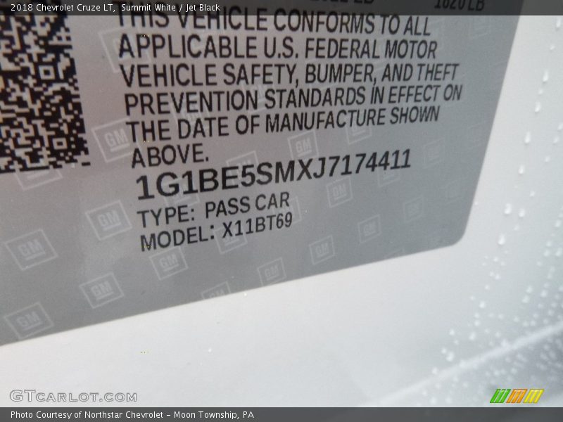 Summit White / Jet Black 2018 Chevrolet Cruze LT