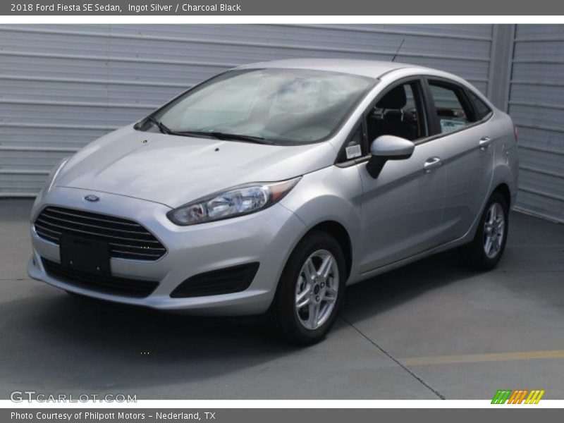 Ingot Silver / Charcoal Black 2018 Ford Fiesta SE Sedan