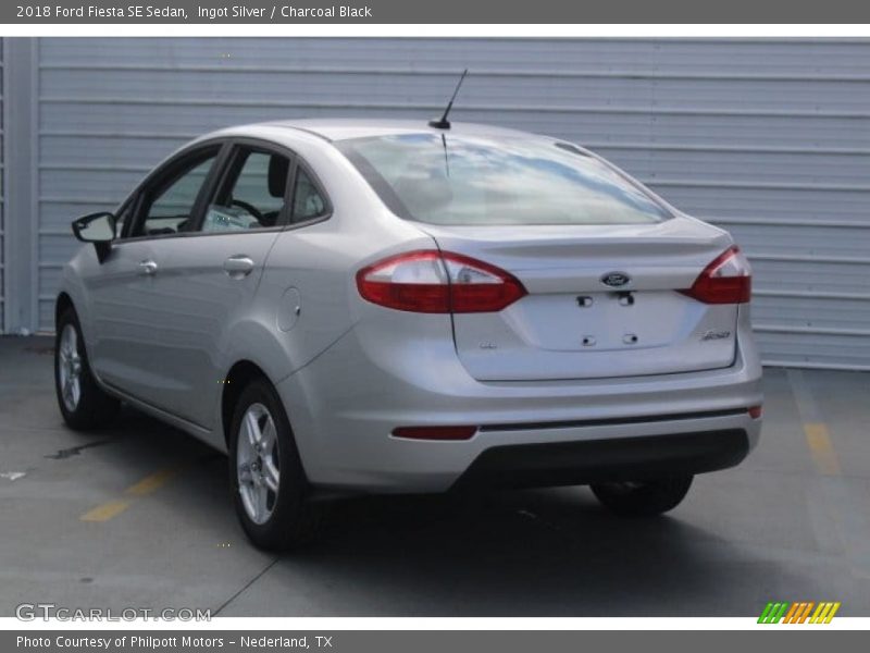 Ingot Silver / Charcoal Black 2018 Ford Fiesta SE Sedan