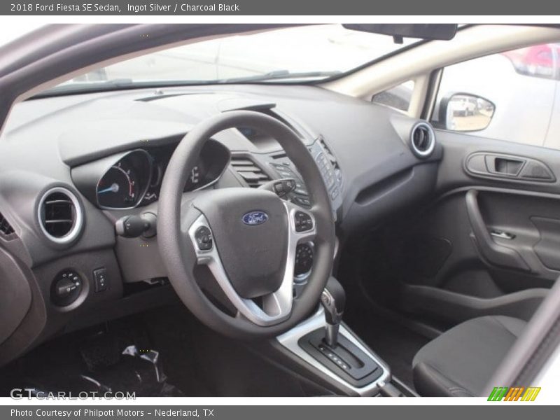 Ingot Silver / Charcoal Black 2018 Ford Fiesta SE Sedan