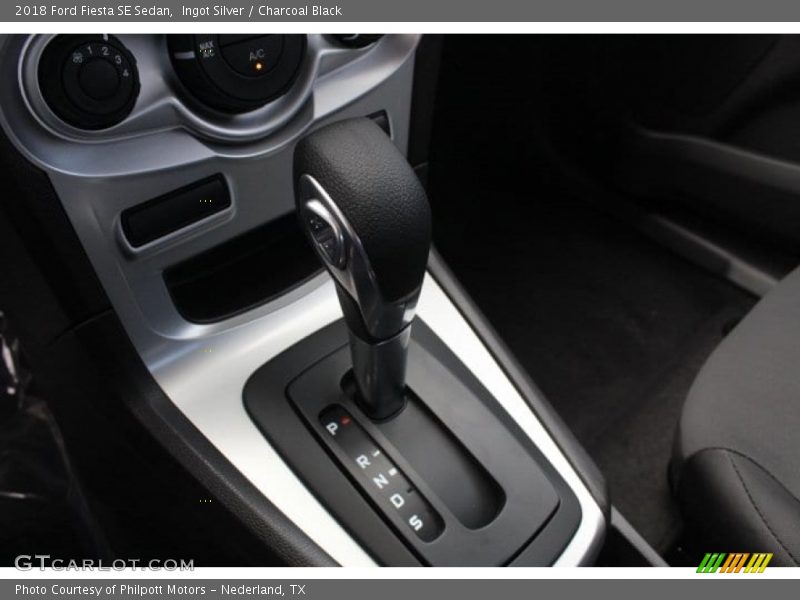 Ingot Silver / Charcoal Black 2018 Ford Fiesta SE Sedan