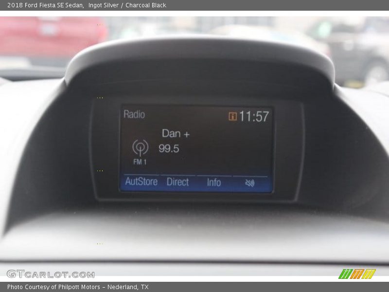 Ingot Silver / Charcoal Black 2018 Ford Fiesta SE Sedan