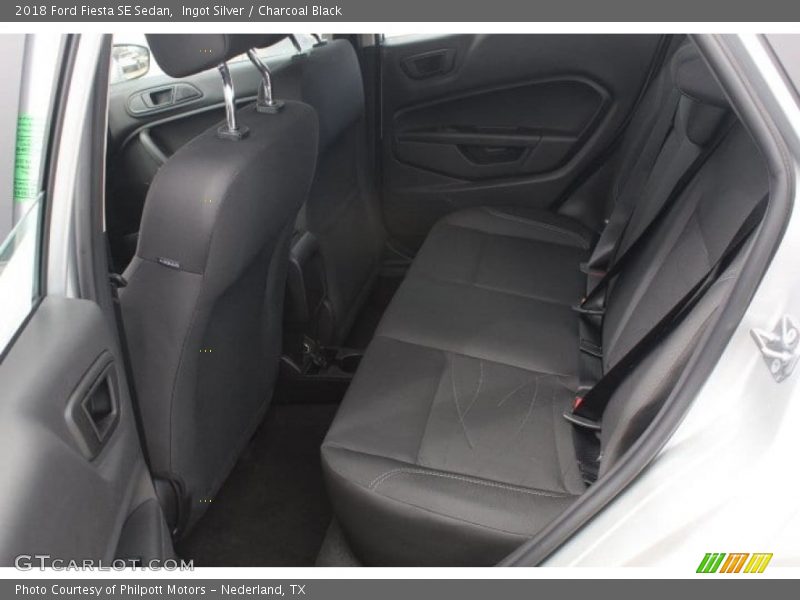 Ingot Silver / Charcoal Black 2018 Ford Fiesta SE Sedan