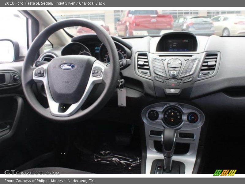 Ingot Silver / Charcoal Black 2018 Ford Fiesta SE Sedan