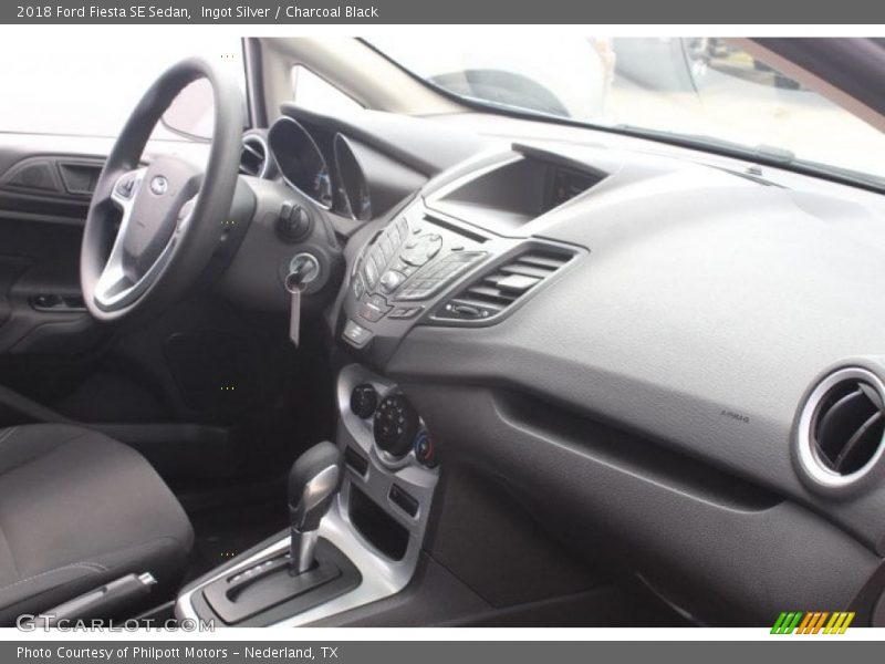 Ingot Silver / Charcoal Black 2018 Ford Fiesta SE Sedan