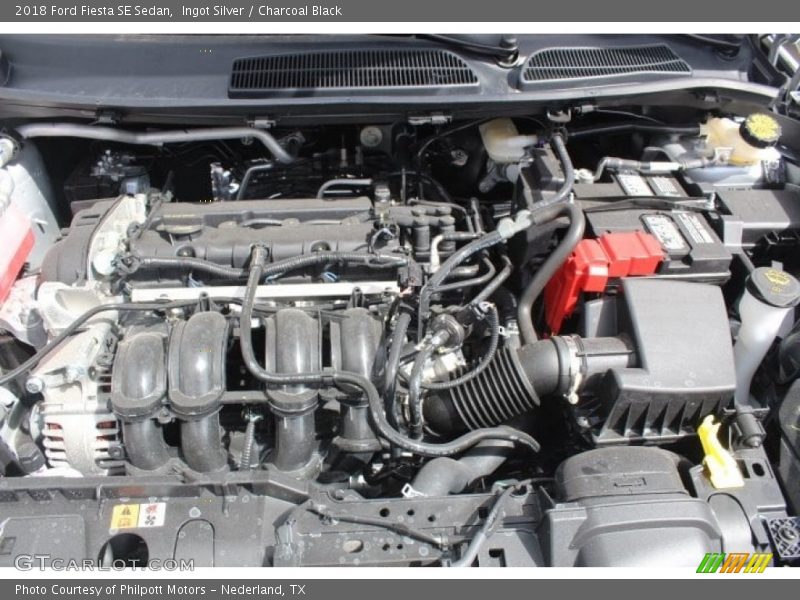 Ingot Silver / Charcoal Black 2018 Ford Fiesta SE Sedan