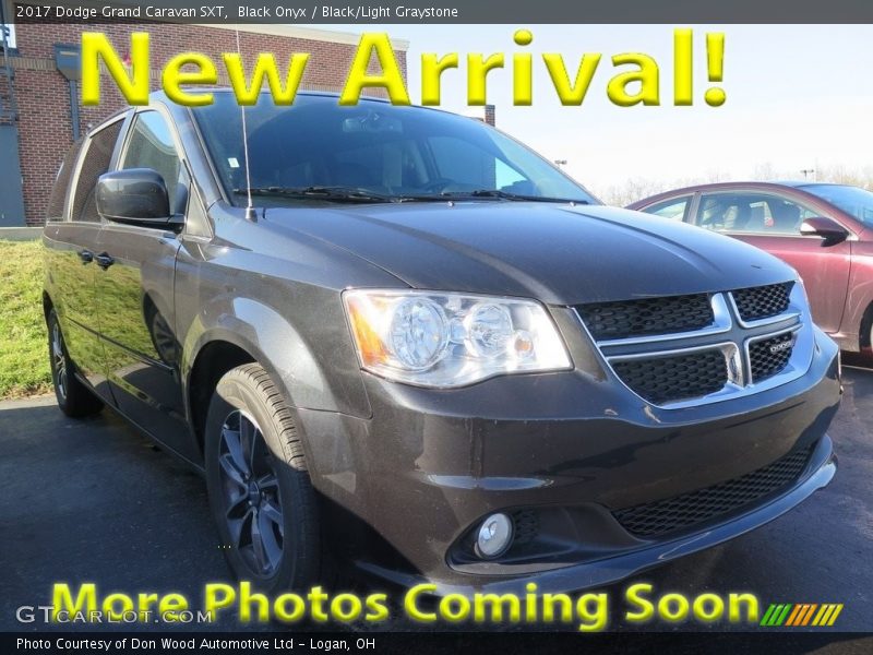 Black Onyx / Black/Light Graystone 2017 Dodge Grand Caravan SXT