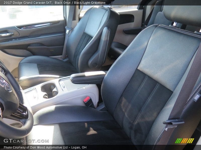 Black Onyx / Black/Light Graystone 2017 Dodge Grand Caravan SXT