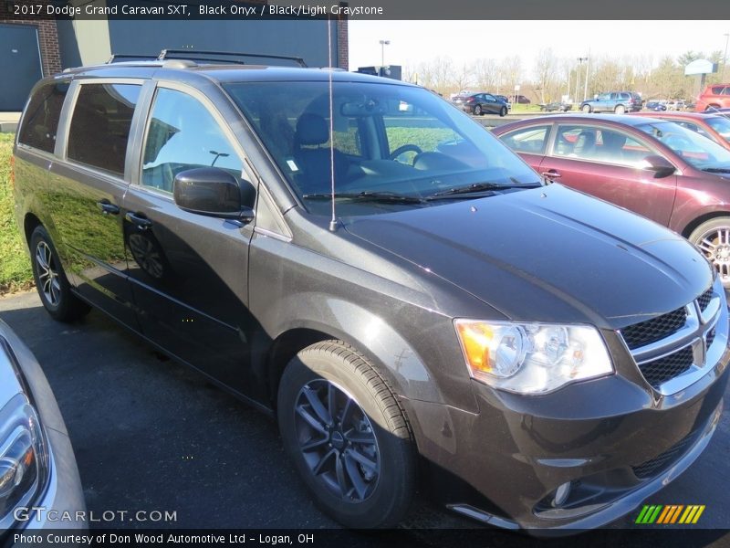 Black Onyx / Black/Light Graystone 2017 Dodge Grand Caravan SXT