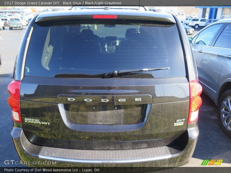 Black Onyx / Black/Light Graystone 2017 Dodge Grand Caravan SXT