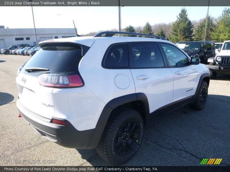 Bright White / Black 2019 Jeep Cherokee Trailhawk 4x4