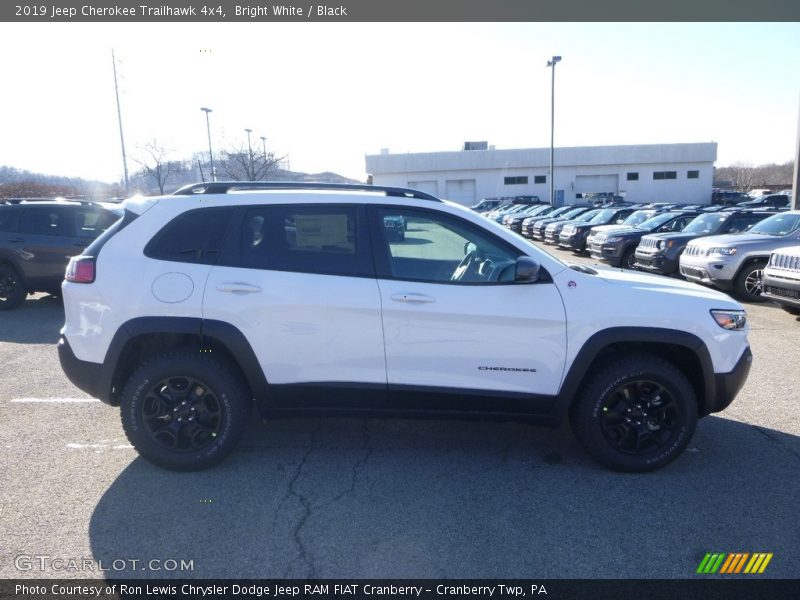 Bright White / Black 2019 Jeep Cherokee Trailhawk 4x4