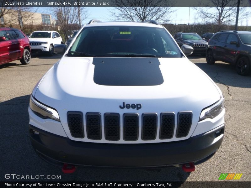 Bright White / Black 2019 Jeep Cherokee Trailhawk 4x4