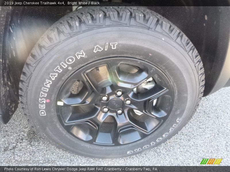 Bright White / Black 2019 Jeep Cherokee Trailhawk 4x4