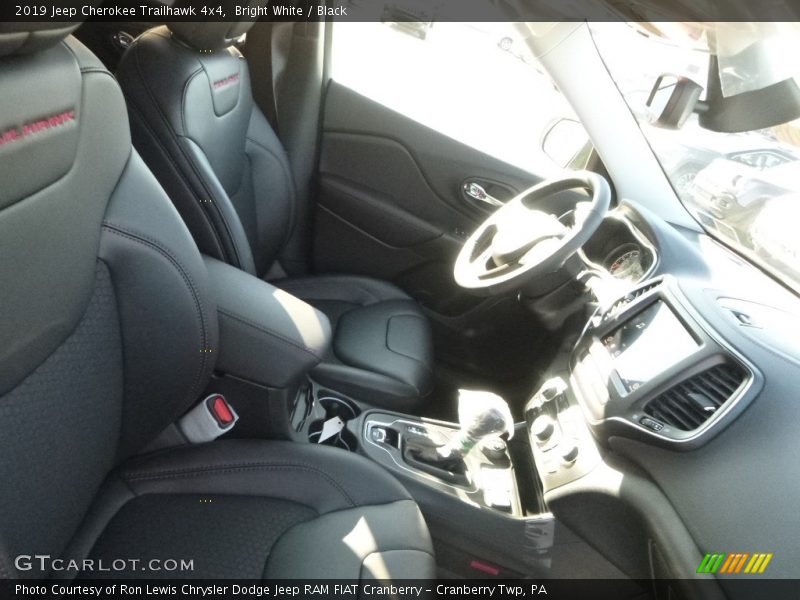 Bright White / Black 2019 Jeep Cherokee Trailhawk 4x4