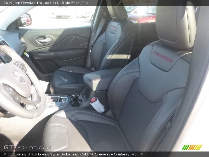 Bright White / Black 2019 Jeep Cherokee Trailhawk 4x4