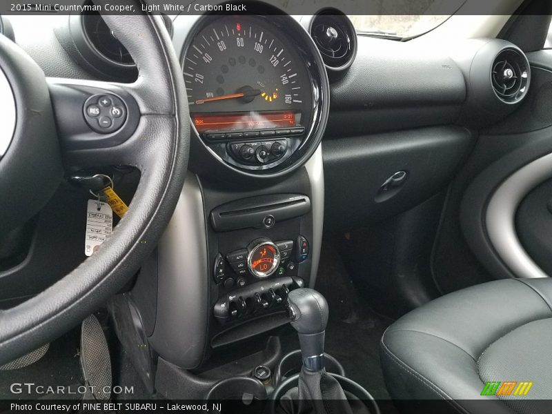 Light White / Carbon Black 2015 Mini Countryman Cooper