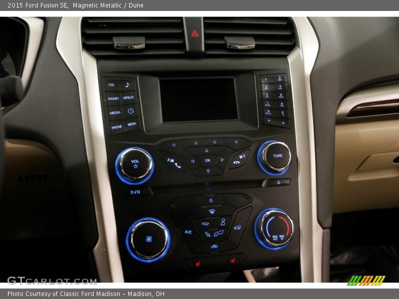Magnetic Metallic / Dune 2015 Ford Fusion SE