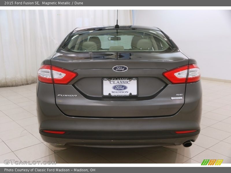 Magnetic Metallic / Dune 2015 Ford Fusion SE