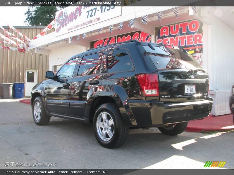 Black / Medium Slate Gray 2005 Jeep Grand Cherokee Laredo 4x4