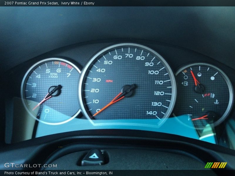 Ivory White / Ebony 2007 Pontiac Grand Prix Sedan