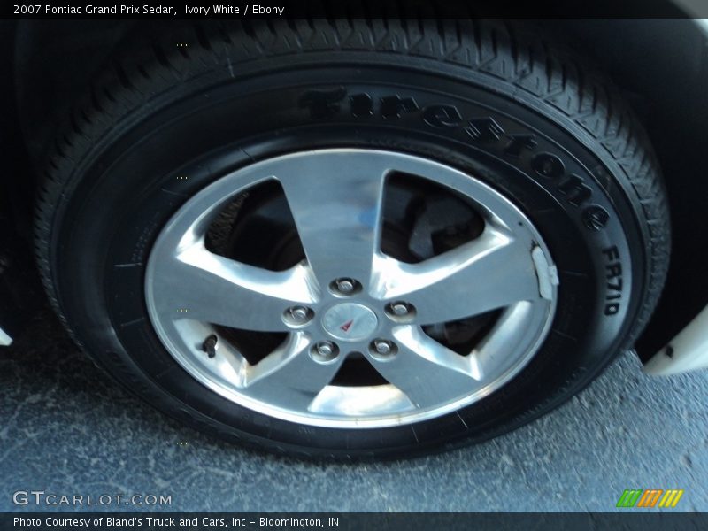 Ivory White / Ebony 2007 Pontiac Grand Prix Sedan