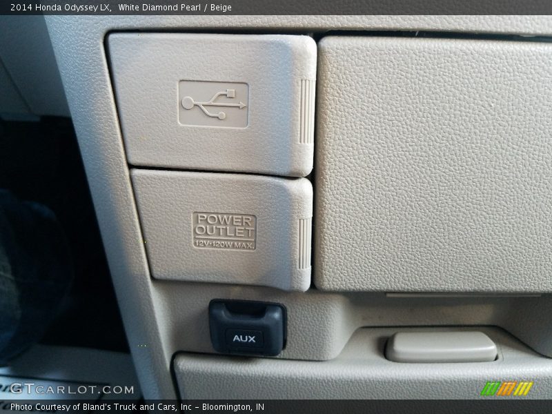 White Diamond Pearl / Beige 2014 Honda Odyssey LX