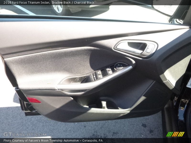 Shadow Black / Charcoal Black 2018 Ford Focus Titanium Sedan
