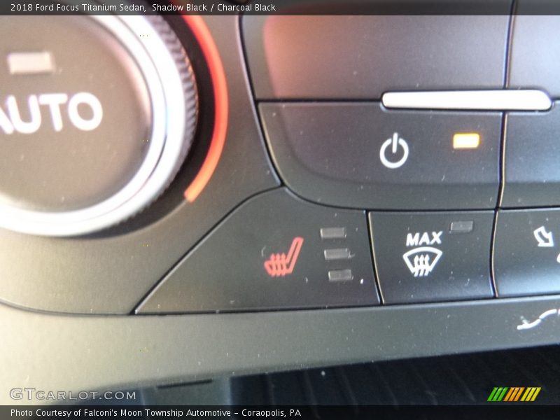 Shadow Black / Charcoal Black 2018 Ford Focus Titanium Sedan