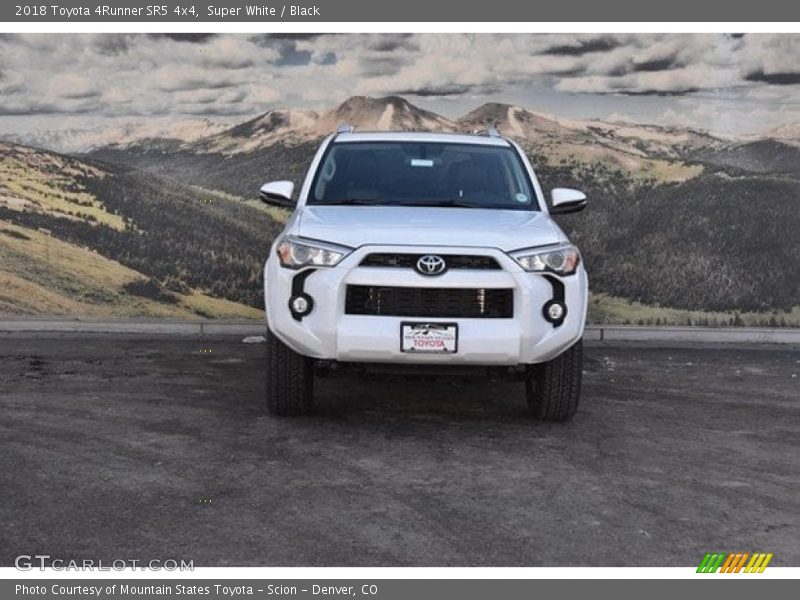 Super White / Black 2018 Toyota 4Runner SR5 4x4