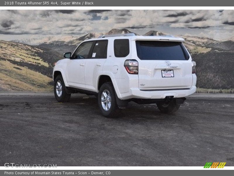 Super White / Black 2018 Toyota 4Runner SR5 4x4