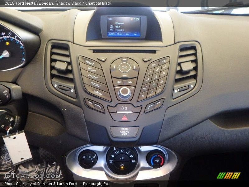 Shadow Black / Charcoal Black 2018 Ford Fiesta SE Sedan