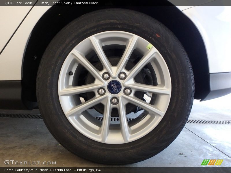 Ingot Silver / Charcoal Black 2018 Ford Focus SE Hatch