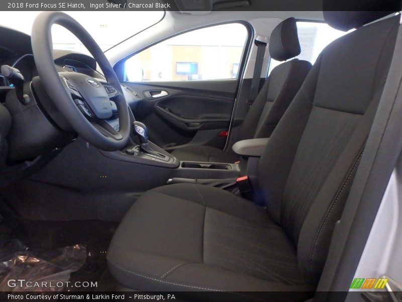 Ingot Silver / Charcoal Black 2018 Ford Focus SE Hatch