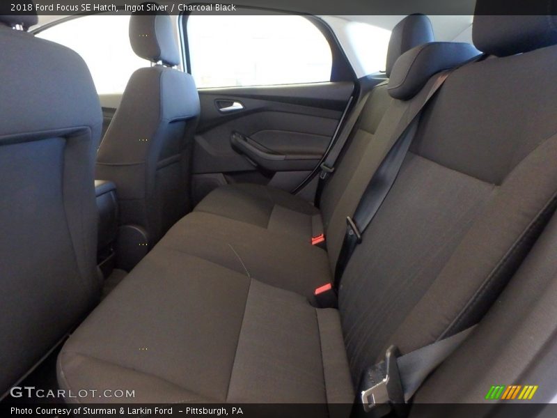 Ingot Silver / Charcoal Black 2018 Ford Focus SE Hatch
