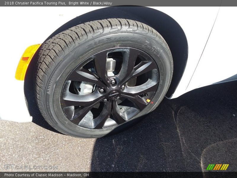 Bright White / Black/Alloy 2018 Chrysler Pacifica Touring Plus