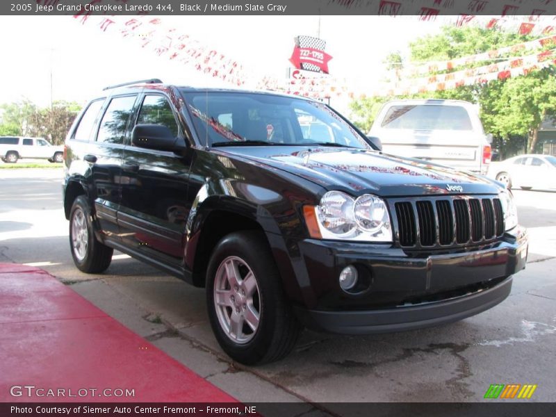 Black / Medium Slate Gray 2005 Jeep Grand Cherokee Laredo 4x4