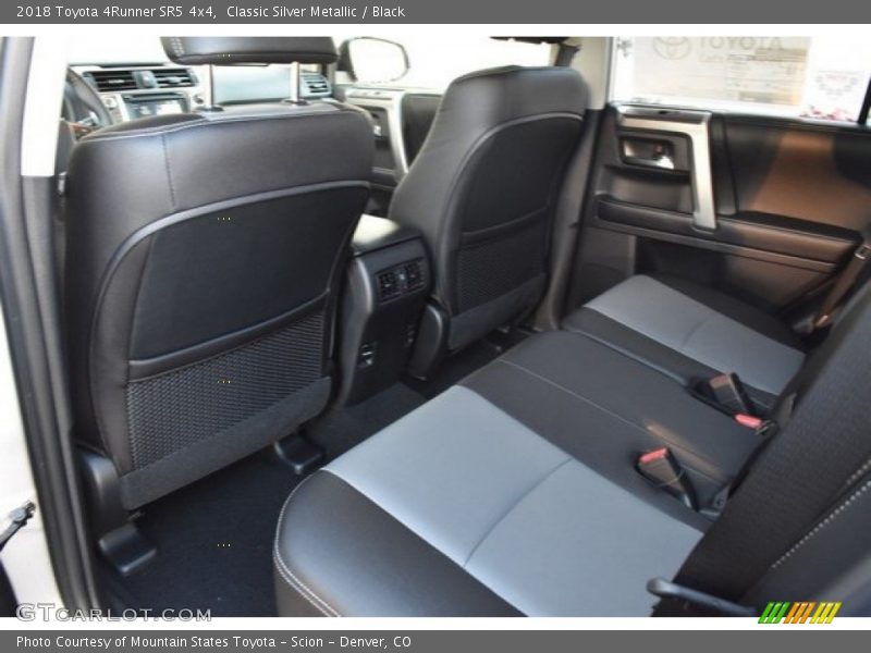 Classic Silver Metallic / Black 2018 Toyota 4Runner SR5 4x4
