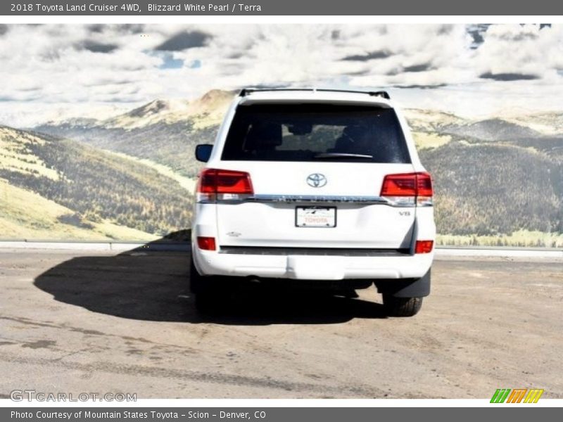 Blizzard White Pearl / Terra 2018 Toyota Land Cruiser 4WD