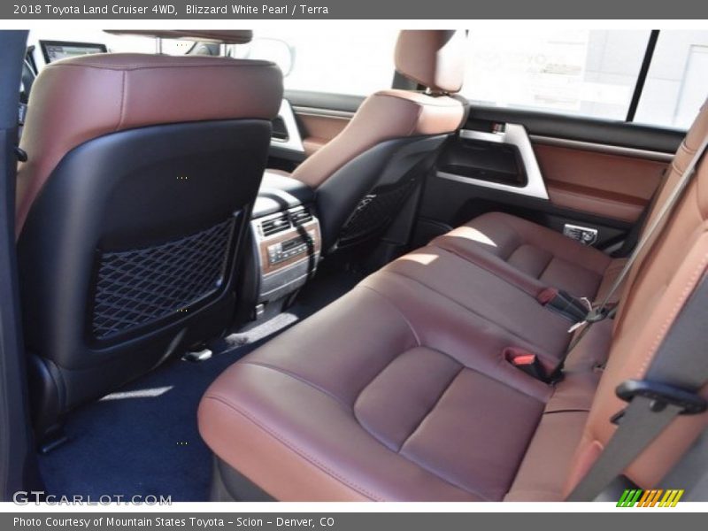 Blizzard White Pearl / Terra 2018 Toyota Land Cruiser 4WD