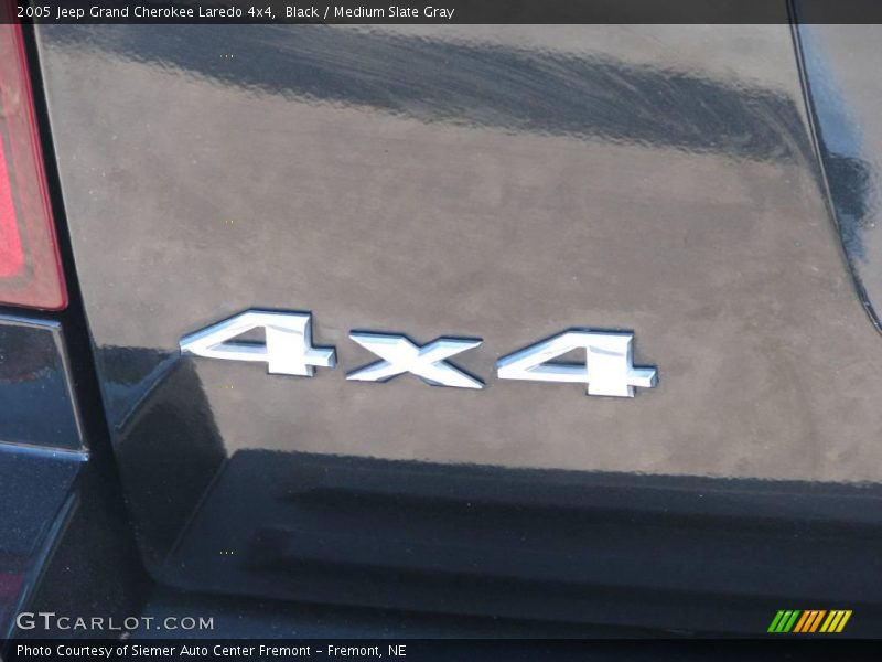 Black / Medium Slate Gray 2005 Jeep Grand Cherokee Laredo 4x4